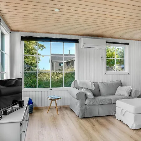 بيت للعطل Beautiful In With Kitchen Vinderup