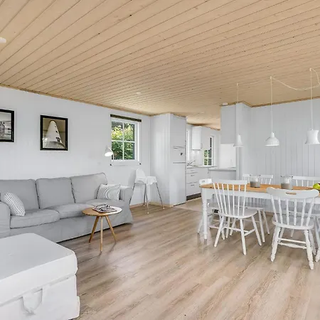 Holiday home Beautiful In With Kitchen